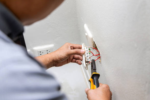 Best Affordable Emergency Electrician  in Hazel Dell, WA